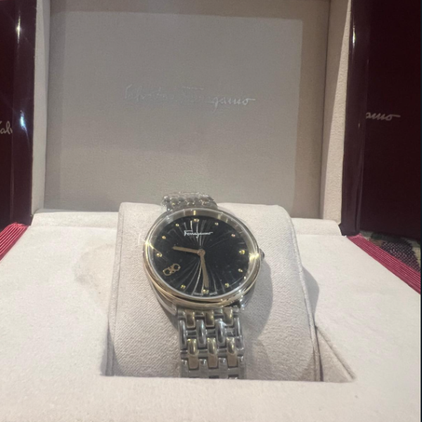 Salvador Ferragamo classic RRP 999